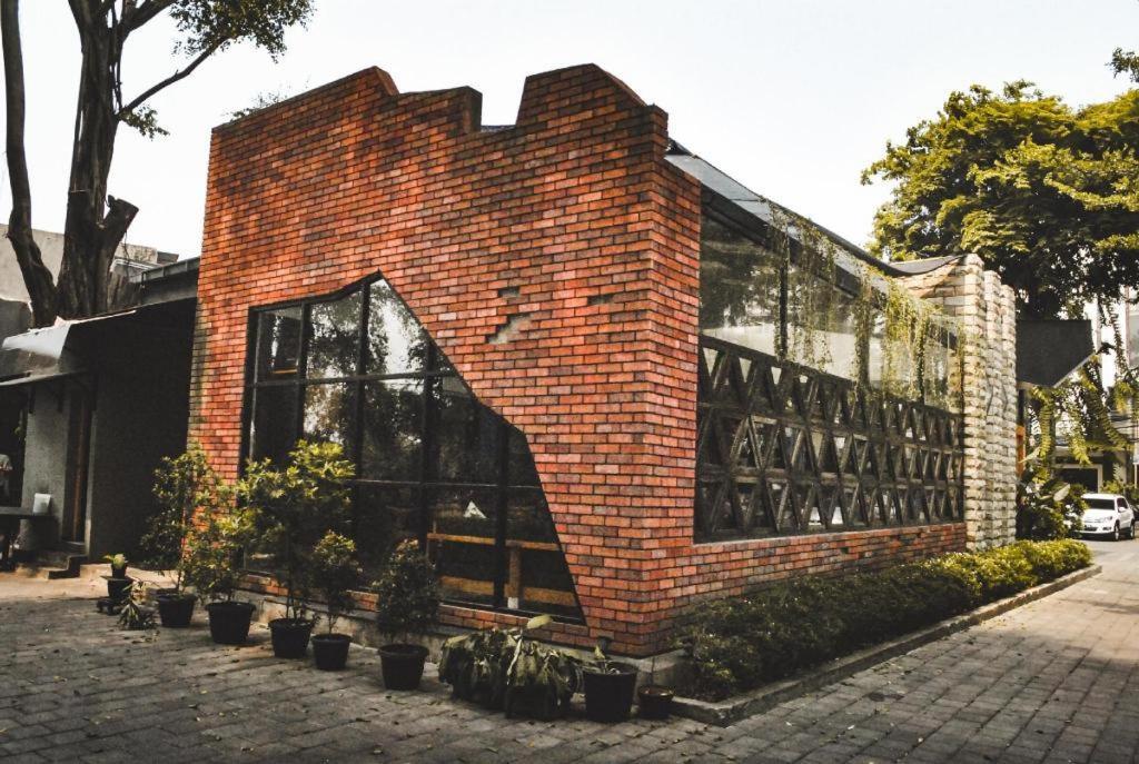 Spot On 90295 Simprug Residence Jakarta Exterior photo